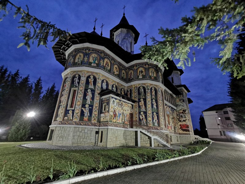 1_800x600.jpg