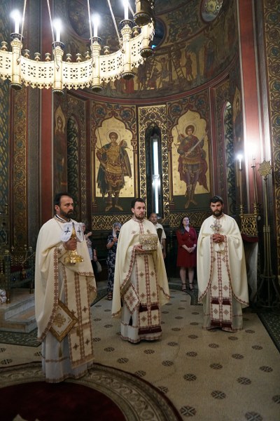 9_400x600.jpg