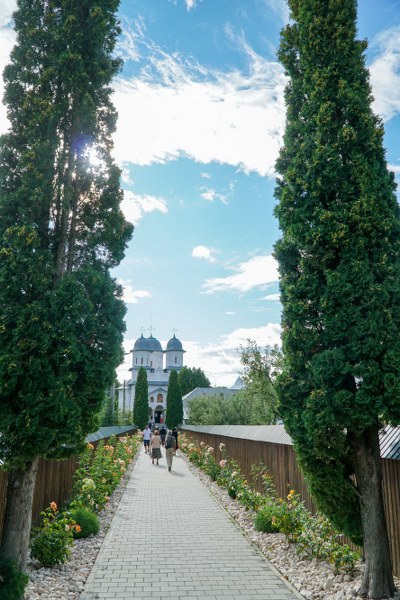 1_400x600.jpg