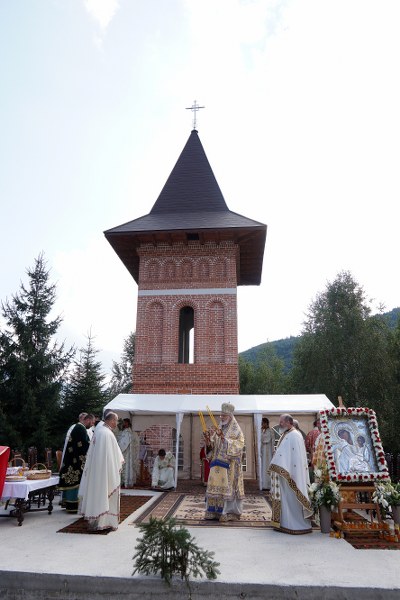 22_400x600.jpg