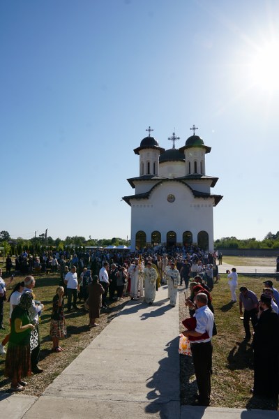 36_400x600.jpg