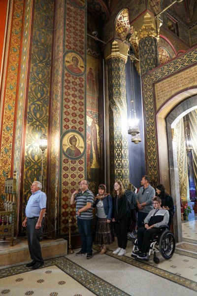 20_400x600.jpg