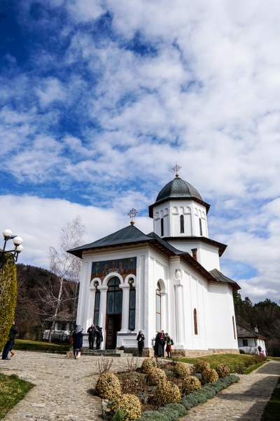 1_400x600.jpg