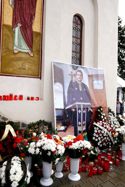 2_400x600.jpg