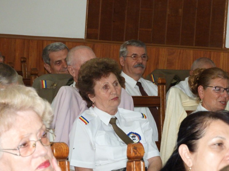 18_800x600.jpg