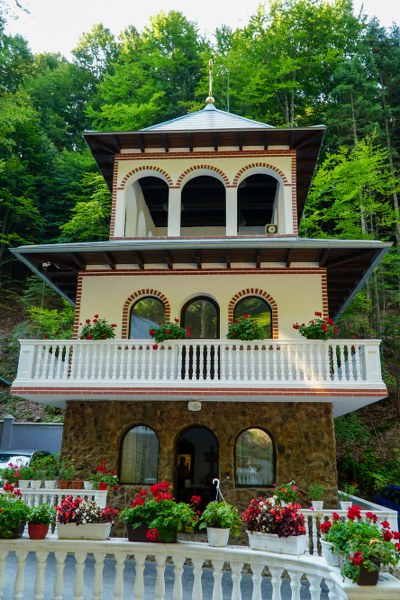 22_400x600.jpg