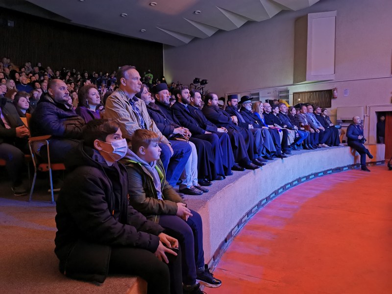 2_800x600.jpg