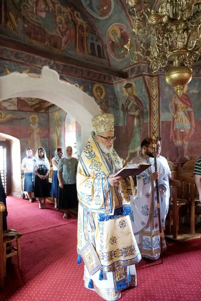 2_400x600.jpg