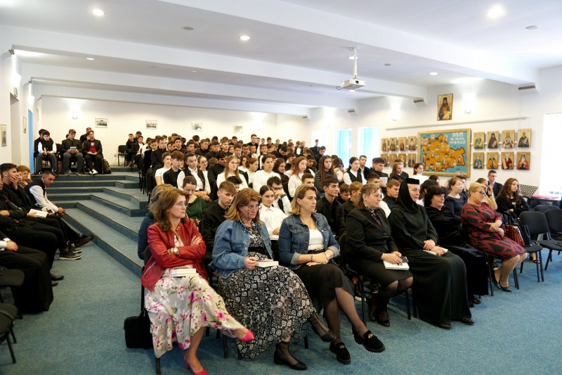 12_800x533.jpg