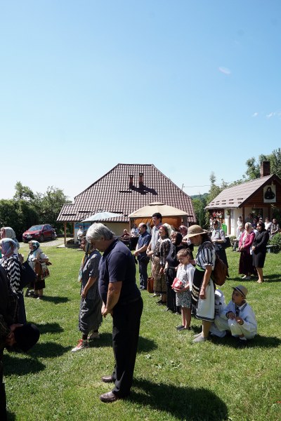19_400x600.jpg