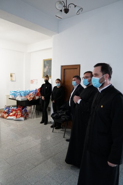 4_400x600.jpg