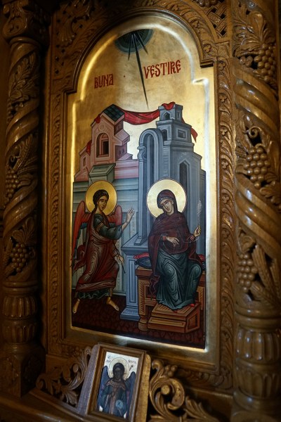 3_400x600.jpg