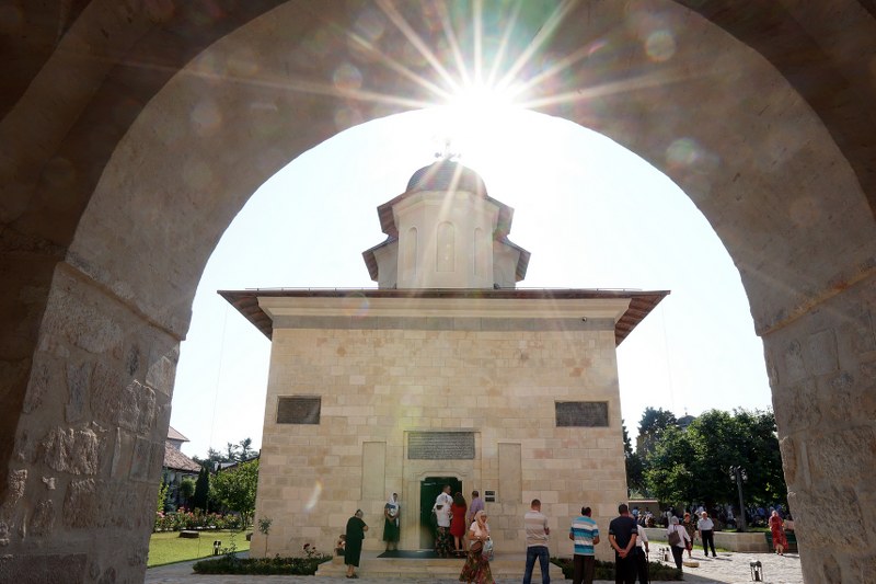 4_800x533.jpg