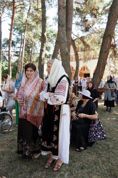 28_400x600.jpg