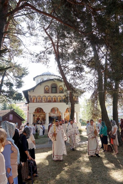 2_400x600.jpg
