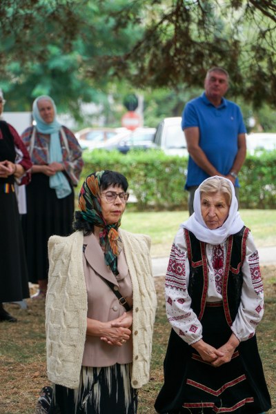 20_400x600.jpg
