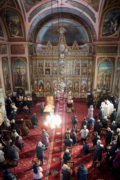 8_400x600.jpg