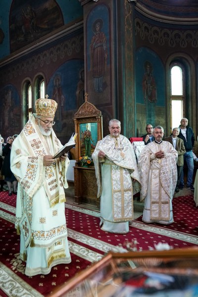2_400x600.jpg