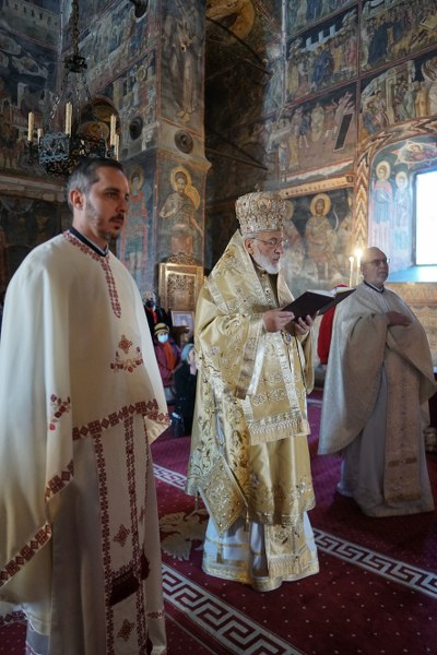 3_400x600.jpg