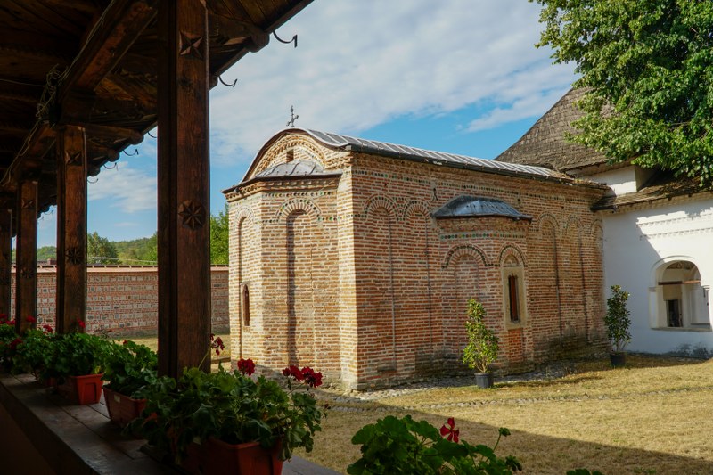 12_800x533.jpg
