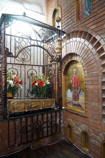 3_400x600.jpg