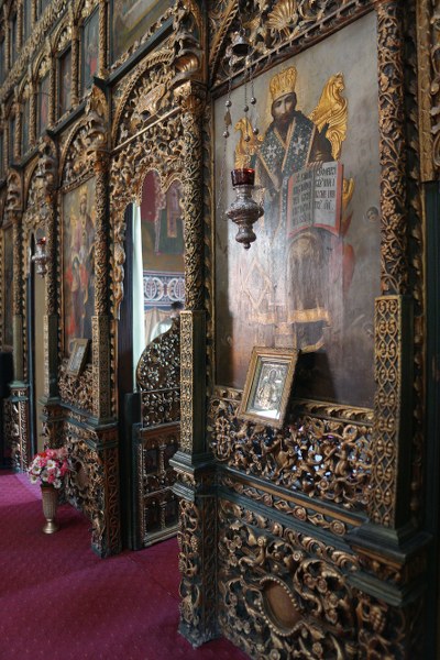 19_400x600.jpg