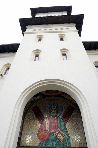 8_400x600.jpg