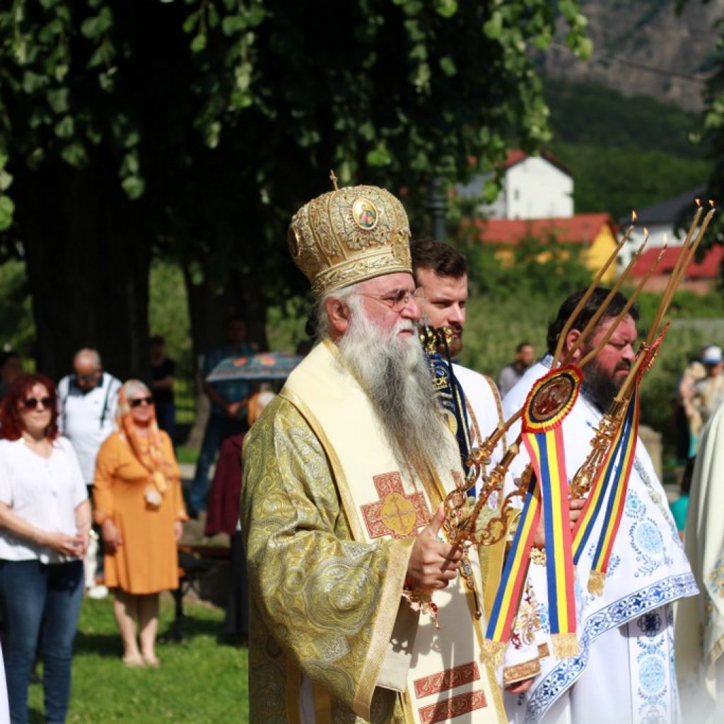 9_1024x683-1024x1024.jpg